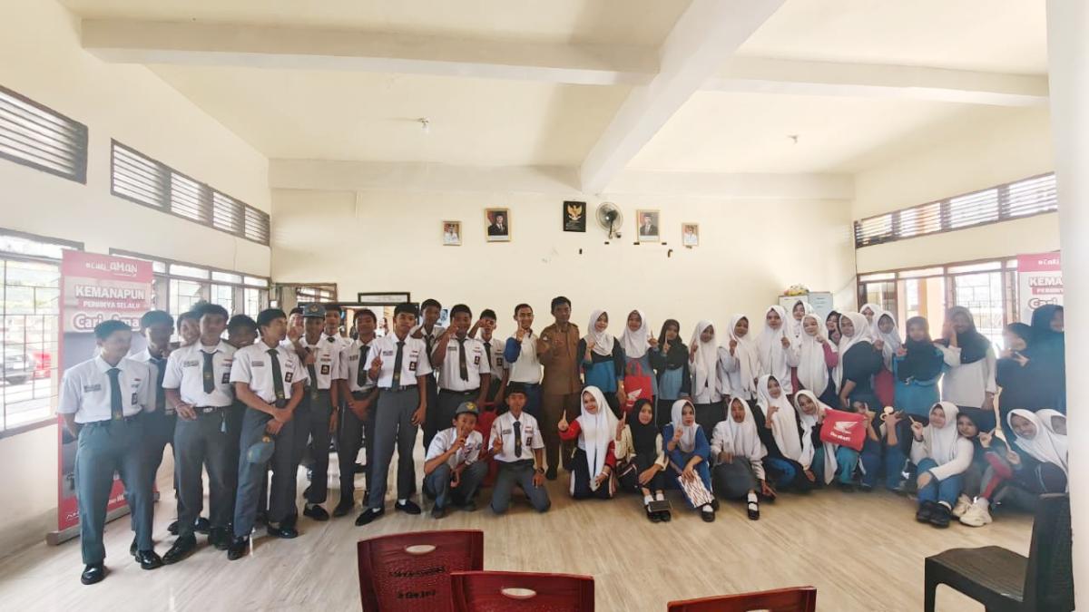 Asmo Sulsel Edukasi Safety Riding 30 Siswa SMKN 1 Bone, Tekankan Perlengkapan Berkendara
