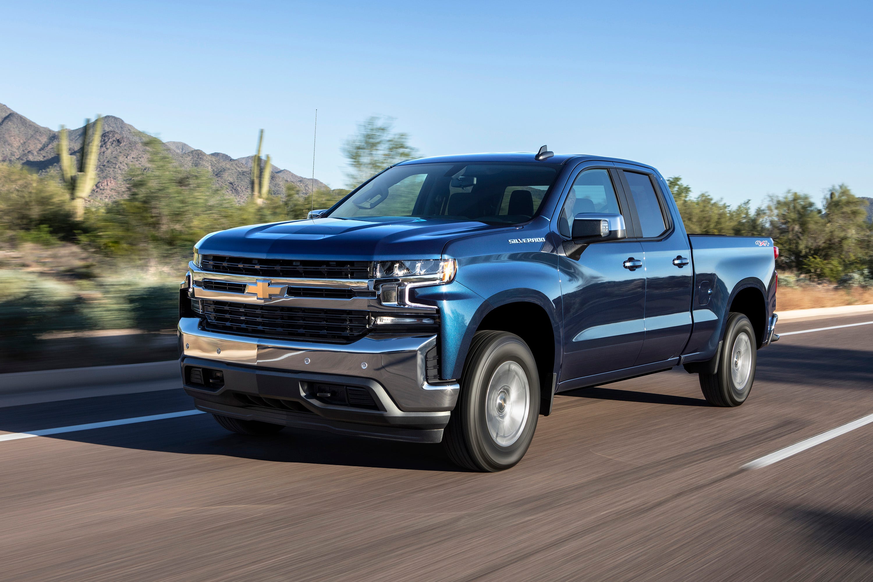 Polisi Georgia Ditangkap karena Mengendarai Chevy Silverado Curian, Menyeret Trailer dan Mesin Pemotong Rumput Curian