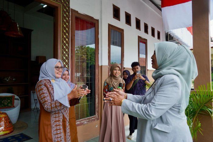 40 Siswa MAN 1 Model Banda Aceh Belajar Membatik di Rumoh Batik Malaka Aceh Besar