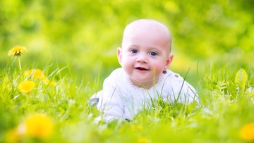 150 Nama Bayi Terinspirasi Bunga Clover dan Artinya untuk Si Kecil