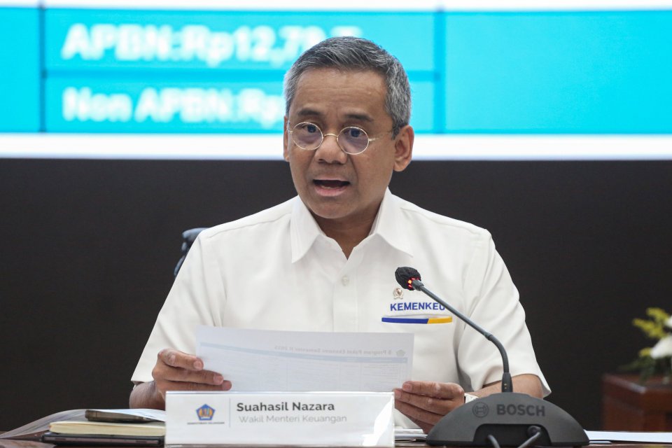 Suahasil Minta Petugas Bea Cukai Bersihkan Diri Sebelum Berantas Impor Ilegal
