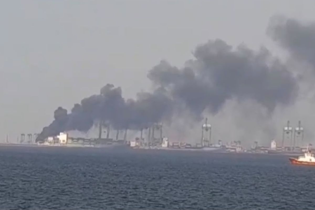 Polres Pelabuhan Tanjung Priok Selidiki Penyebab Kebakaran Terminal NPCT1, 51 Isotank dan 1 Kontainer DG Terbakar