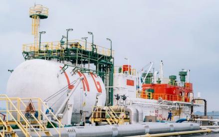 Pelindo Relokasi Terminal LNG Benoa, Arus Bongkar Muat Tembus 11,05 Juta MMBtu