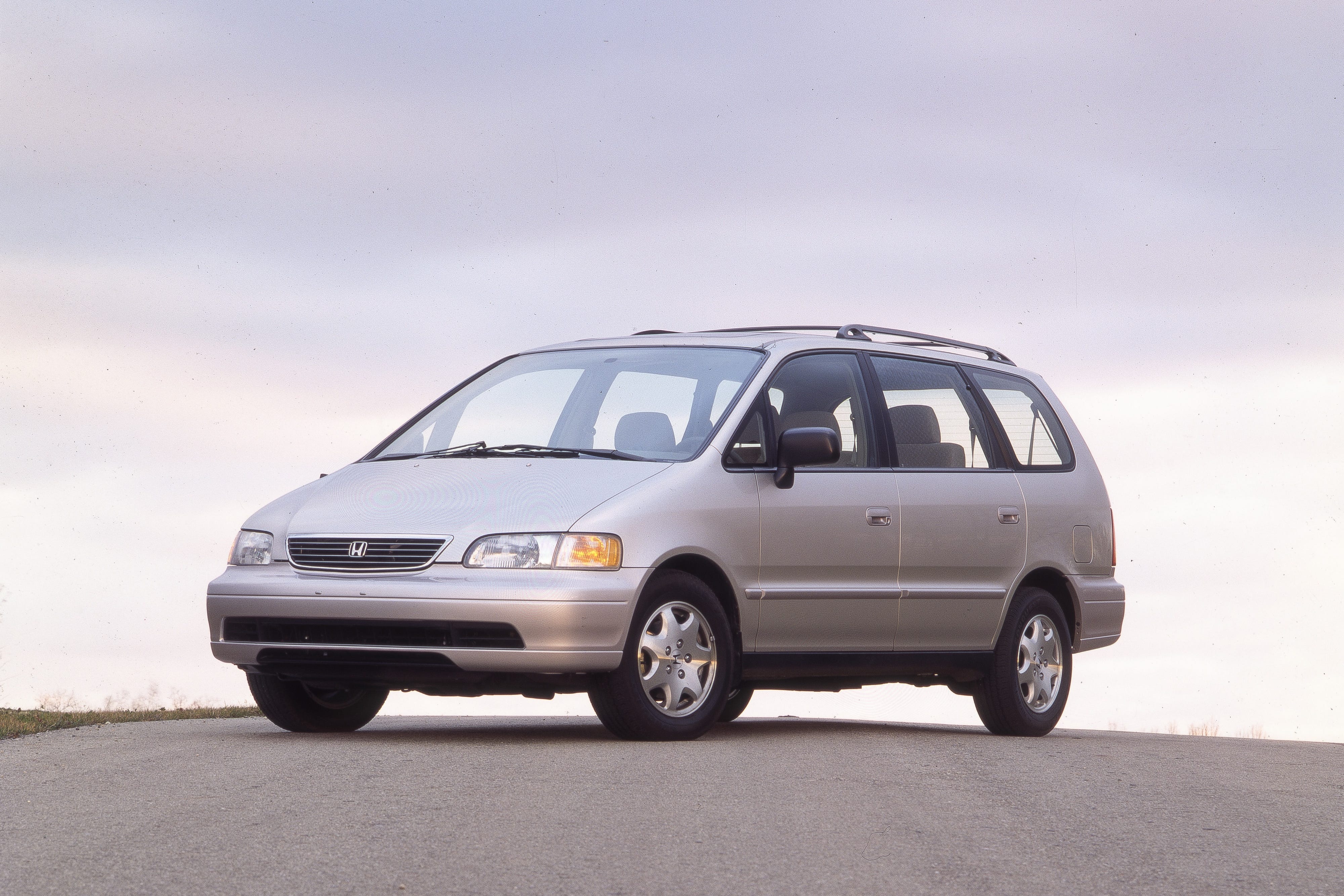 Foto Lengkap Honda Odyssey EX 1995, Intip Interior dan Eksteriornya