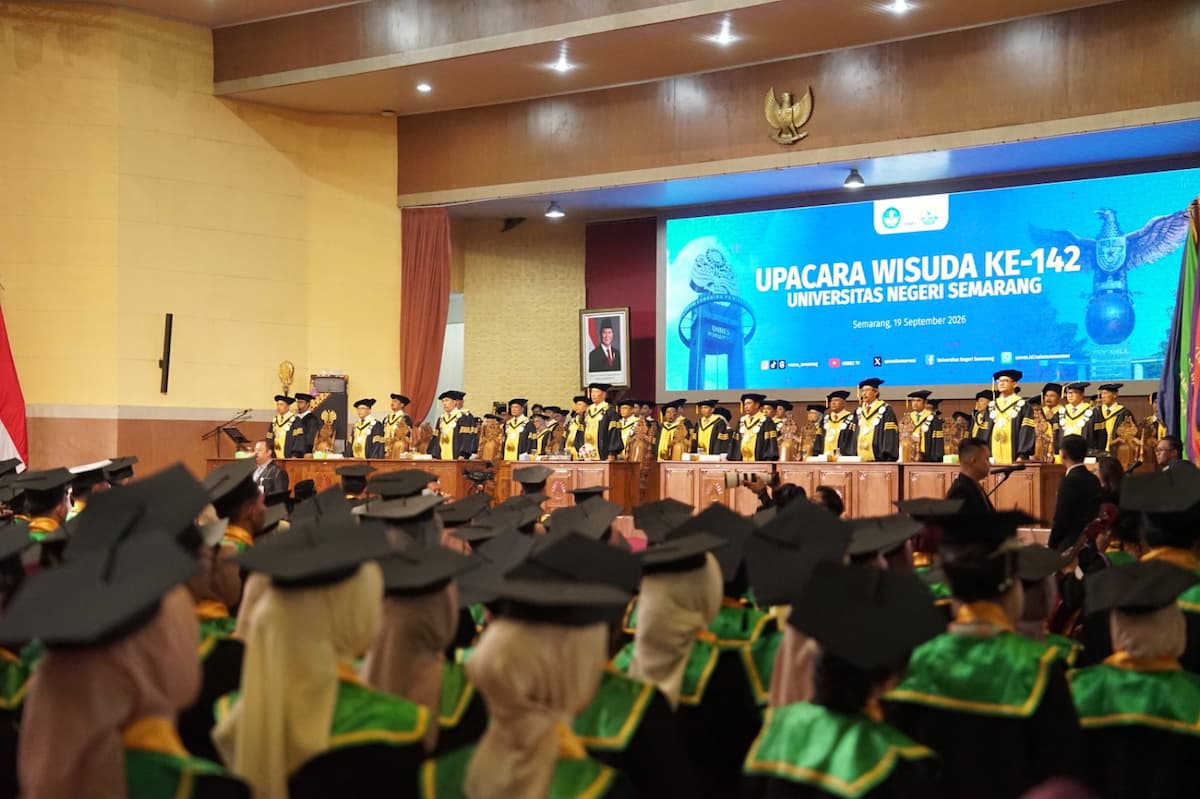 UNNES Wisuda 1.500 Lulusan Periode ke-142, Rektor Tekankan Peran Alumni Jaga Lingkungan