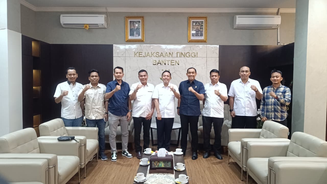 Kejati Banten dan Radar Banten Grup Sepakati Edukasi Hukum Lewat Kanal Info Adhyaksa