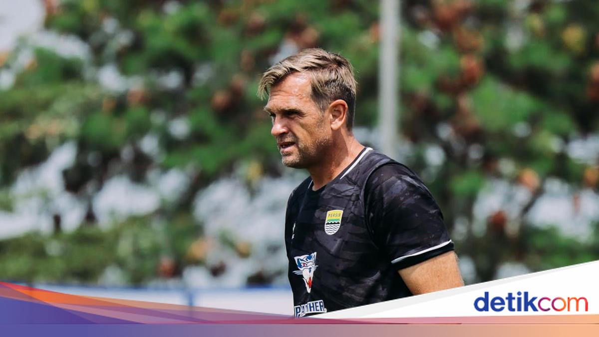 Igor Tolic Tak Tahu Apa-apa soal Pemain Baru Persib Jelang Deadline Transfer