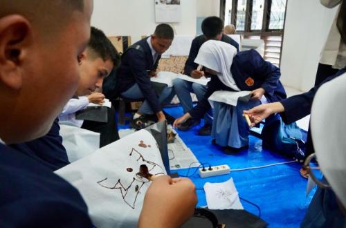 40 Siswa MAN 1 Banda Aceh Belajar Membatik di Rumoh Batik Malaka Aceh Besar