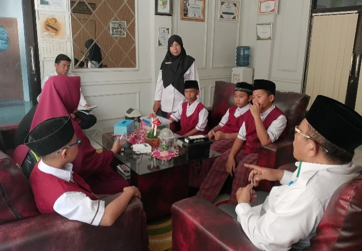 Kemenag Pangkalpinang Bakal Terapkan Absensi Digital Karya Siswa MIS Tahfizh Khoiru Ummah di Seluruh Madrasah
