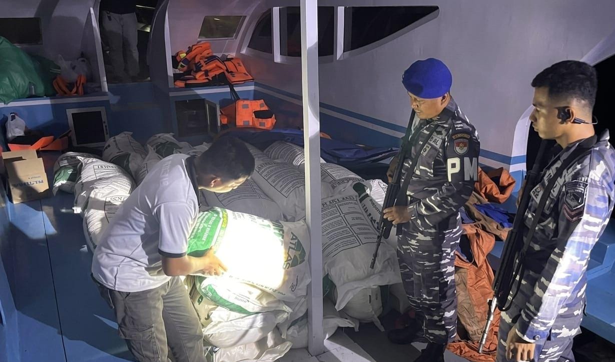 TNI AL Gagalkan Penyelundupan 3 Ton Sianida Asal Filipina di Perairan Gorontalo Utara, 6 ABK Diamankan