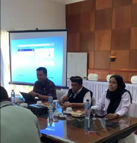 DPMPTSP Lobar Gandeng PLN dan PTAM Giri Menang Atasi Krisis Listrik dan Air Bersih di Gili Asahan