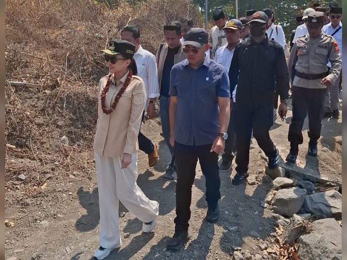 Gubernur Maluku Utara Sherly Laos Tinjau Jalan dan Jembatan Pulau Makian, Warga Curhat Air Bersih hingga Lapangan Bola