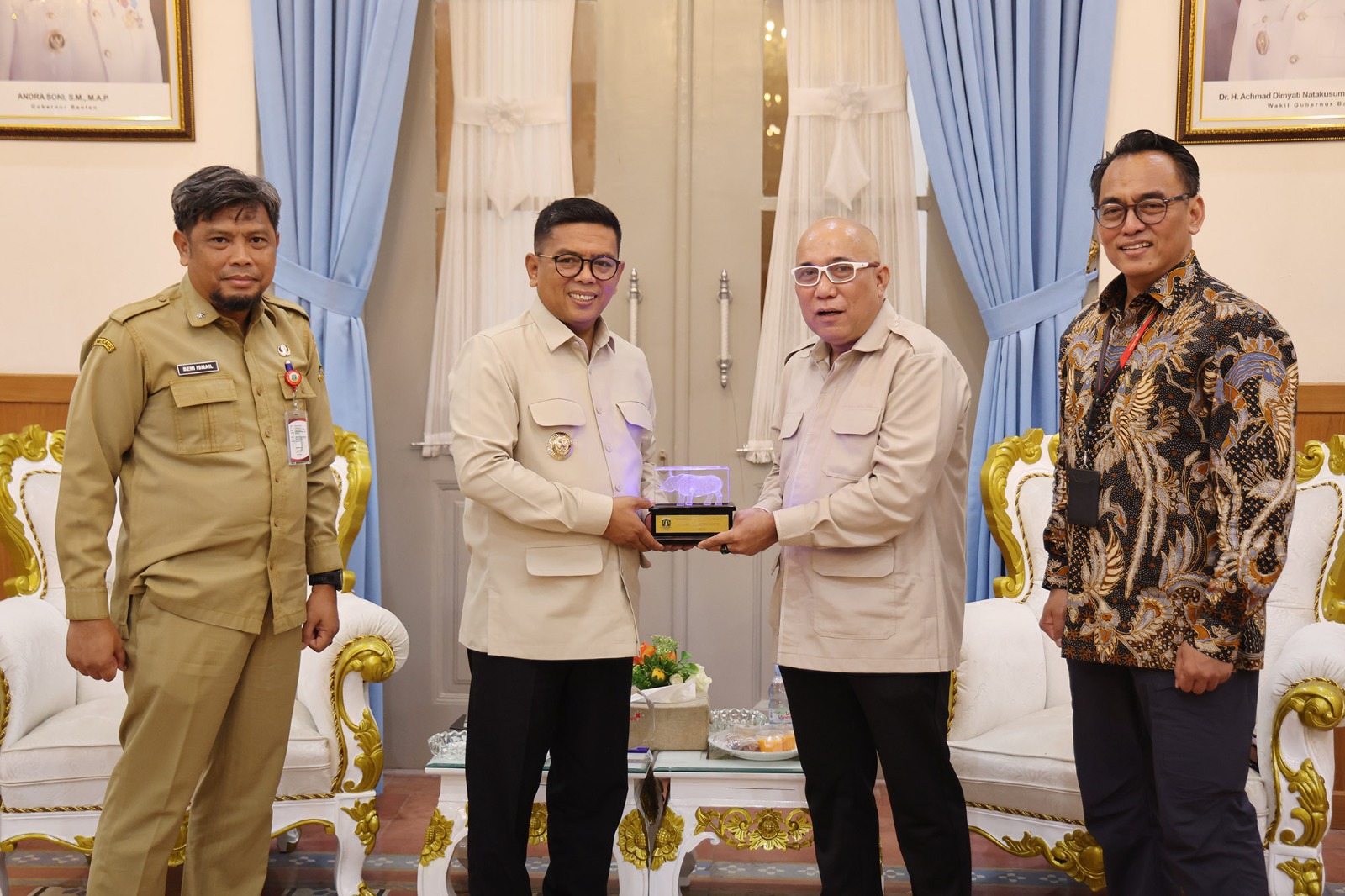 Gubernur Banten Andra Soni Minta Penataan Kabel SJUT Diselaraskan dengan Program Indonesia Asri