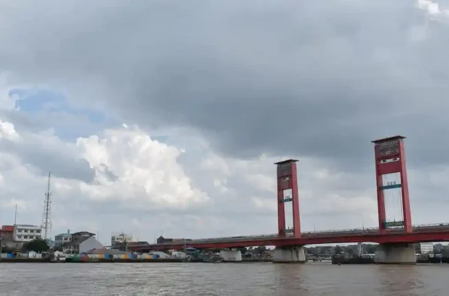 Hujan Guyur Palembang, Kualitas Udara di Musi 2 Turun ke Angka 82 tapi 2 Wilayah Masih Tidak Sehat