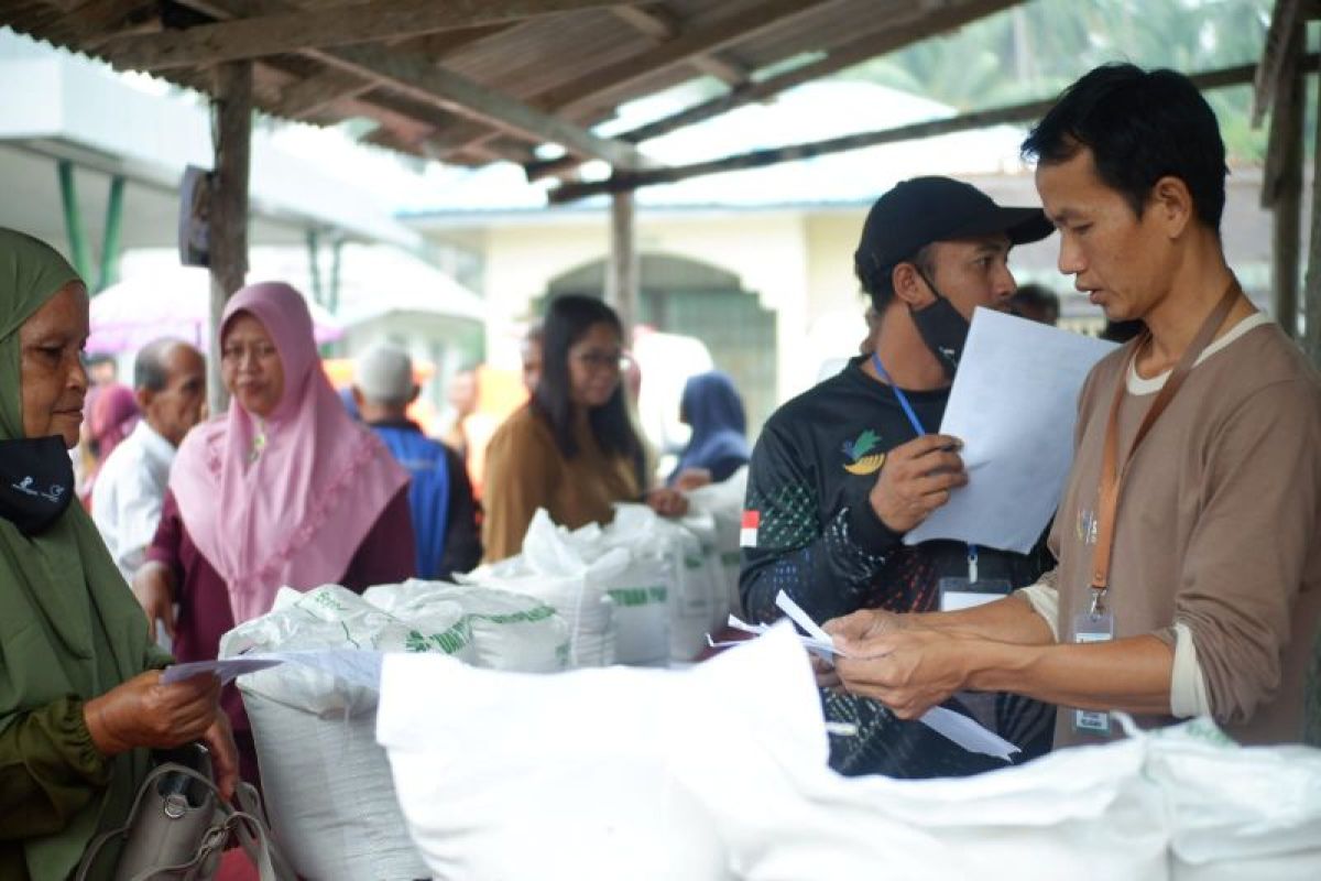 Pemkab Natuna Salurkan 30 Kg Beras per PBP ke 9.054 Warga Kurang Mampu Tahap Kedua