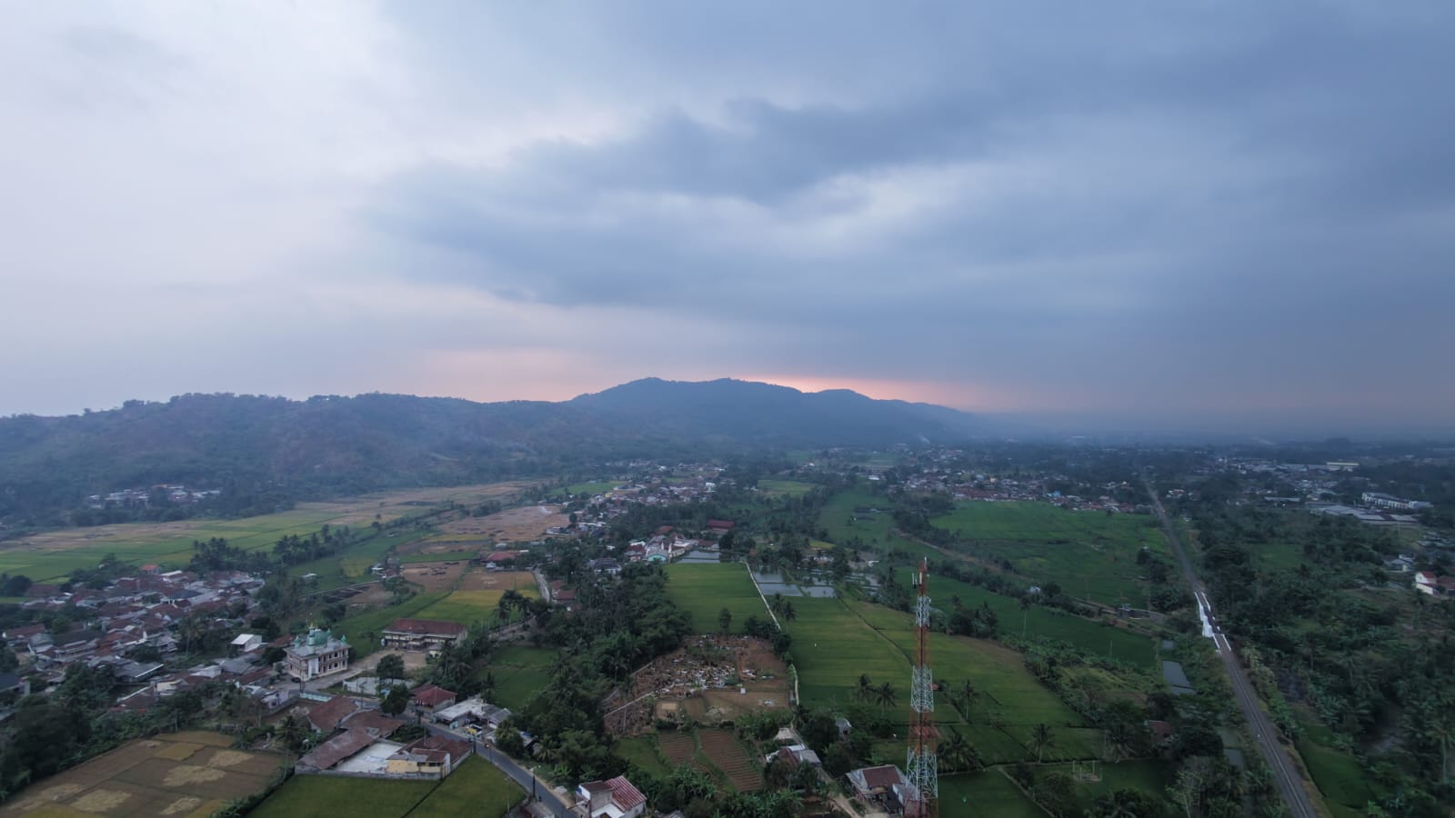 BMKG Prakiraan Cuaca Sukabumi Rabu 23 September 2026: Pagi Cerah Berawan, Waspada Hujan Petir Siang Hingga Malam