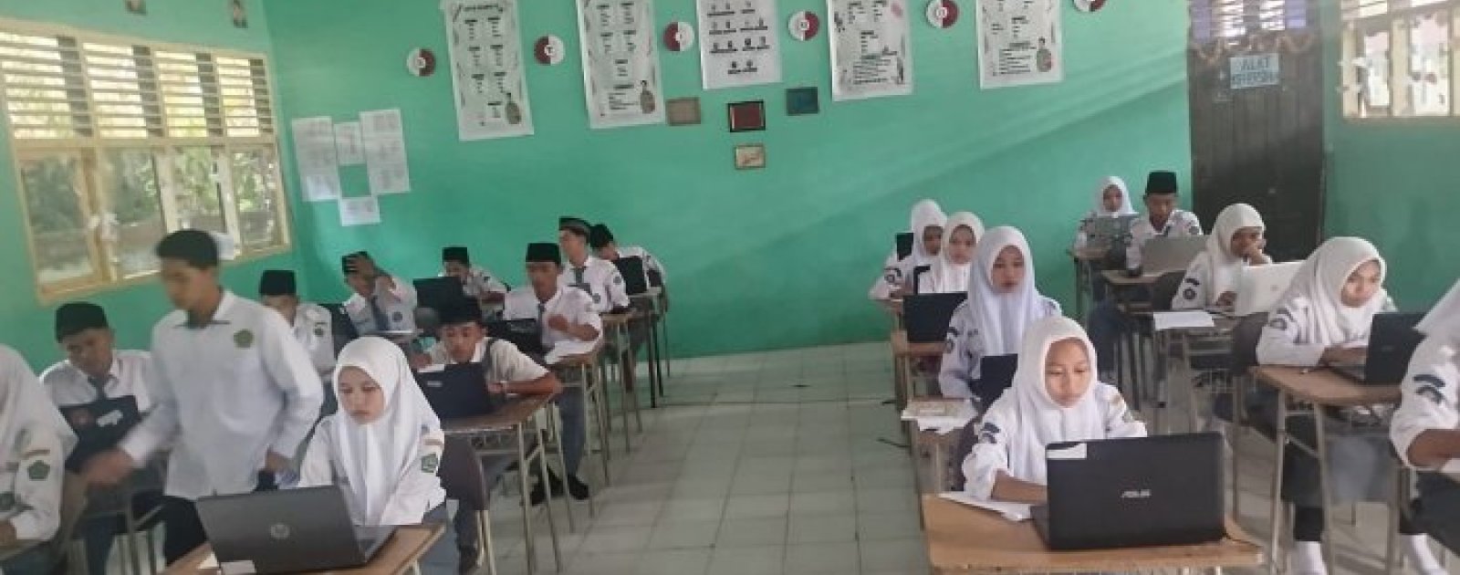MAN 1 Muaro Jambi Gelar Simulasi TKA 2026 di Tengah Kabut Asap Karhutla