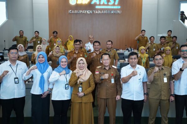 Pemkab Tanah Bumbu Luncurkan QRIS Dinamis Bank Kalsel untuk Bayar Pajak Daerah