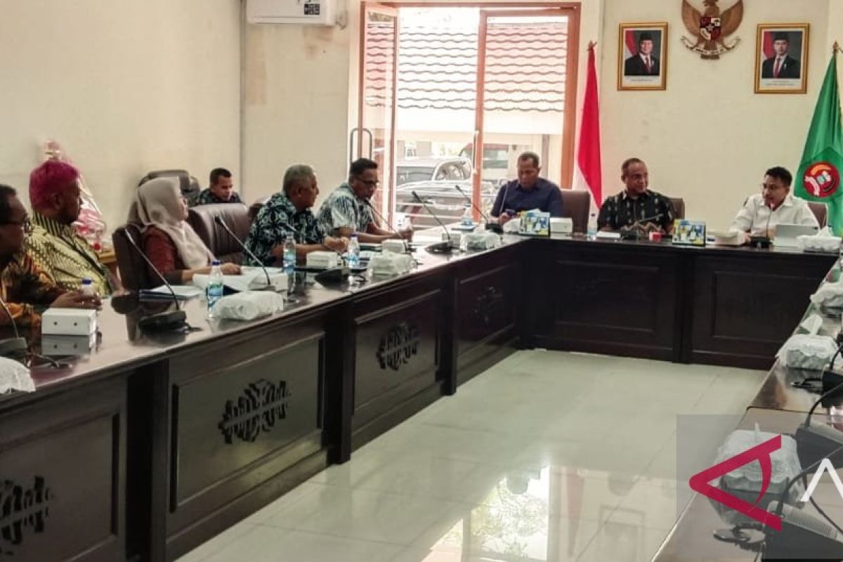Komisi III DPRD Maluku Soroti Proyek Sanitasi Pulau Banda, Minta Kontraktor Bermasalah Masuk Daftar Hitam