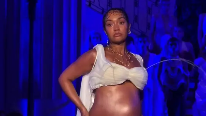 Leigh-Anne Pinnock Debut di London Fashion Week, Busana 