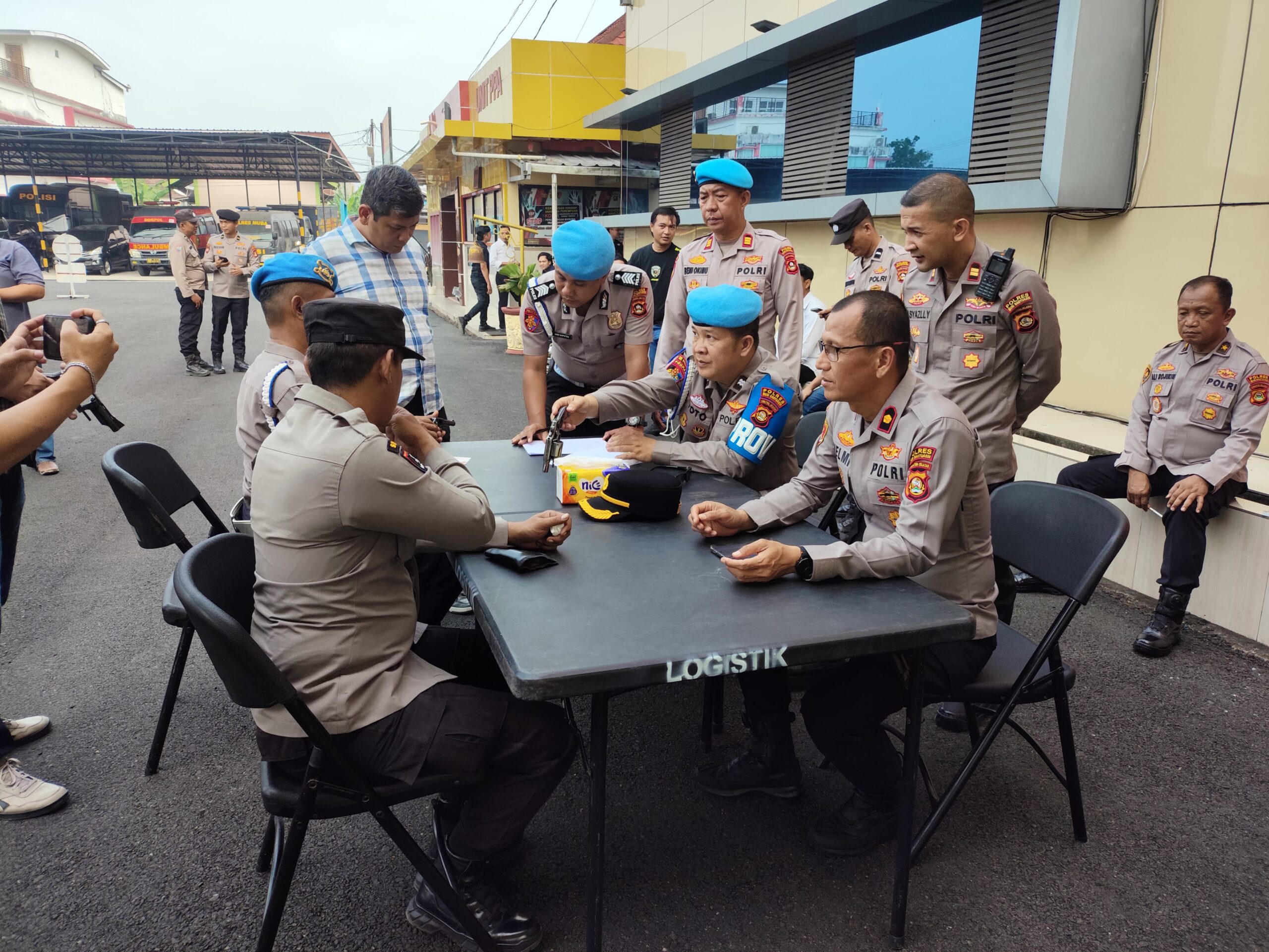 Propam Polres Muba Periksa Ratusan Senpi Dinas Personel, Cek Kebersihan hingga Kelengkapan Kartu
