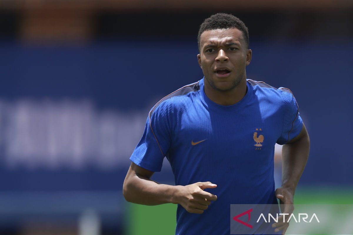 Kylian Mbappe Sebut Zinedine Zidane Pelatihnya di Timnas Prancis seperti Adegan Film
