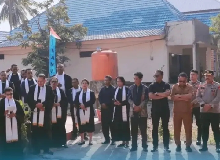 Bupati Maluku Tengah Resmikan Peletakan Batu Pertama Rumah Pastori Sekretaris Klasis GPM Masohi