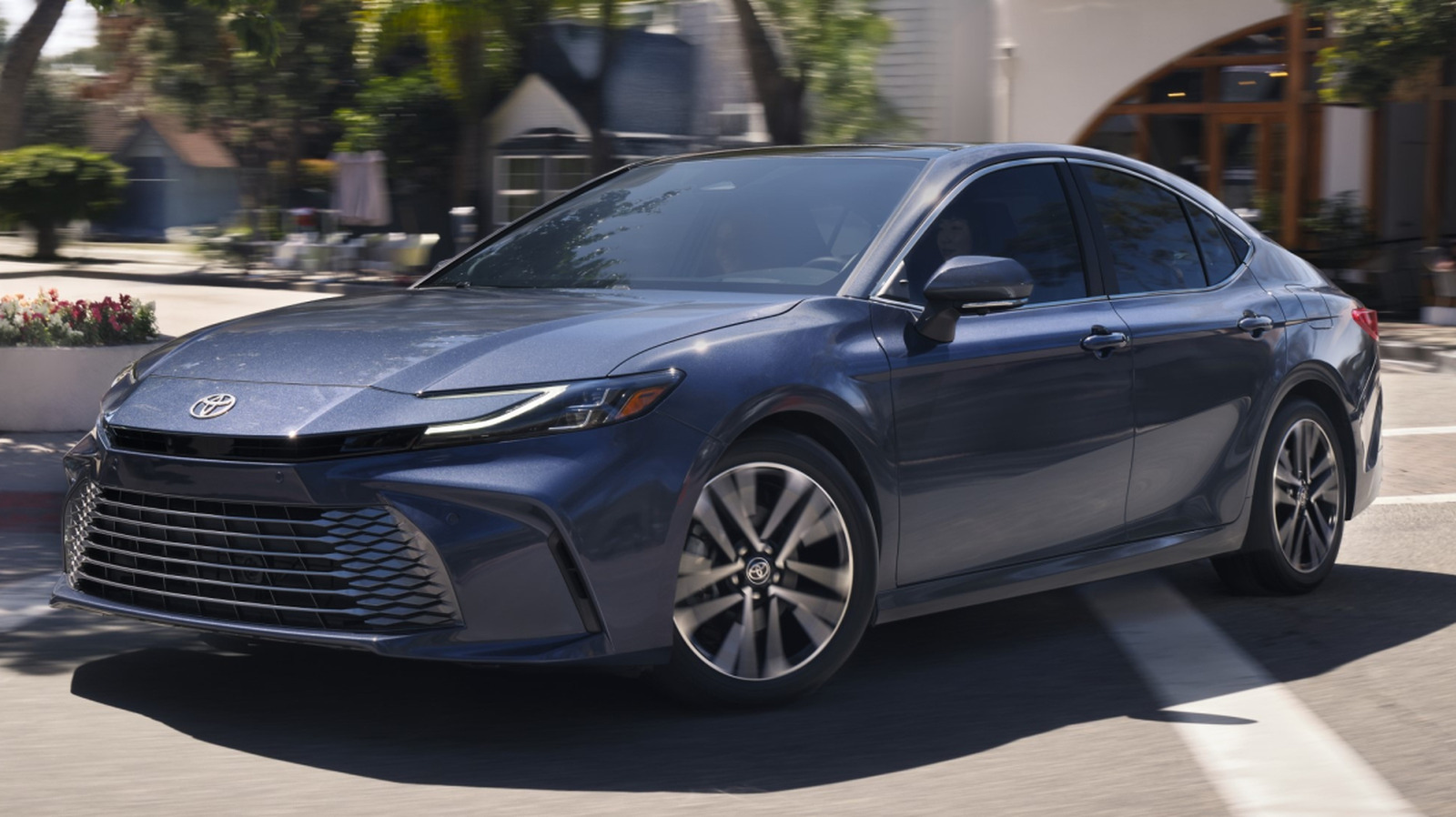 7 Sedan AWD Alternatif Toyota Camry, Empat di Antaranya Masih Baru