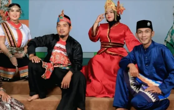 Melayu, Dayak, dan Tionghoa Hidup Berdampingan di Kalbar, Tradisi Tepung Tawar hingga Cap Go Meh Tetap Terjaga