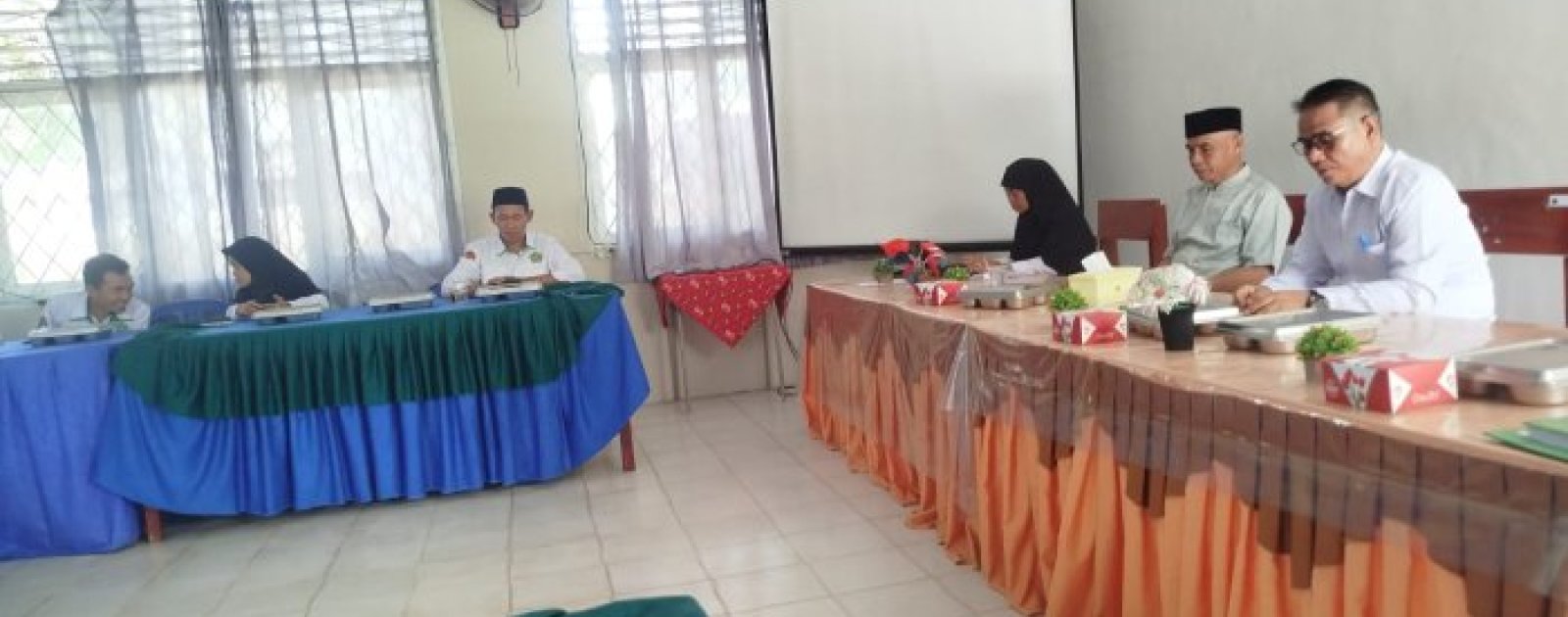 Kabut Asap Karhutla Belum Surut, Pengawas Madrasah Pantau PJJ di MAN 1 Muaro Jambi