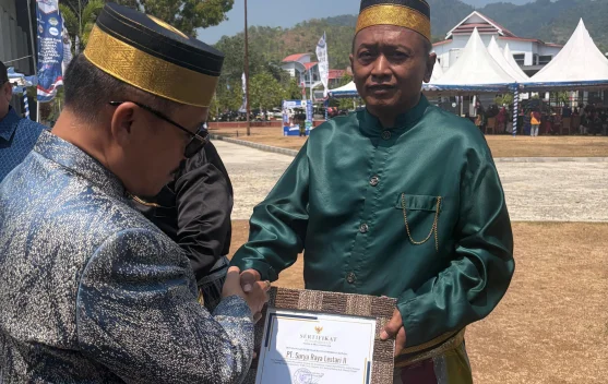 Pemprov Sulbar Beri Penghargaan ke PT Pasangkayu dan PT SRL 2 atas Dukungan Program PASTIPADU