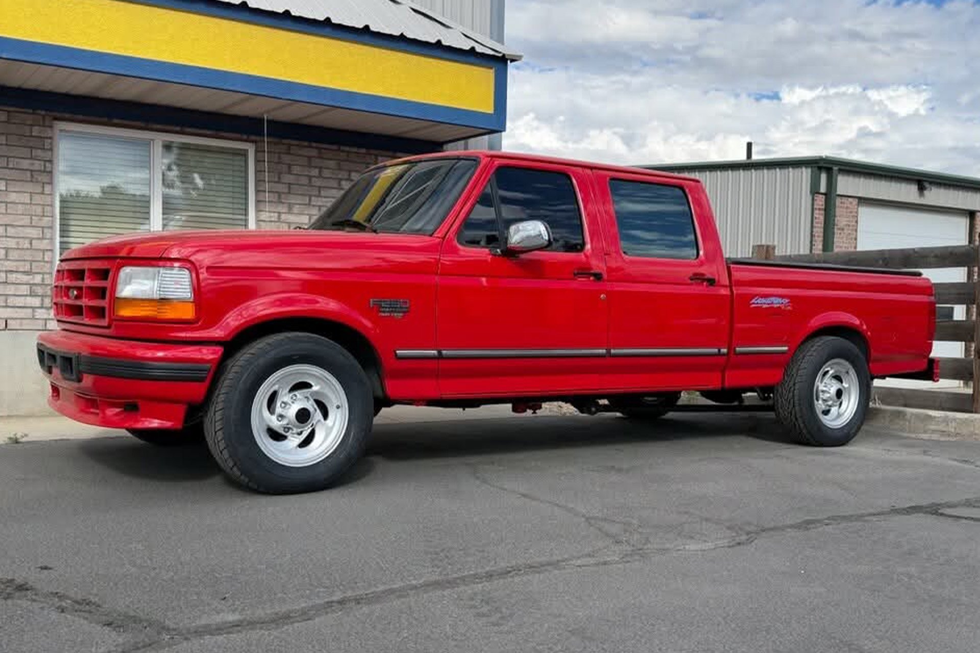 Bengkel AS Bangun Ford F-250 Diesel Bergaya F-150 Lightning, Bertenaga 600 HP