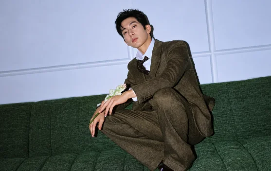 Jing Boran Curi Perhatian di Drama The Early Spring, Bawa 120 Busana Pribadi