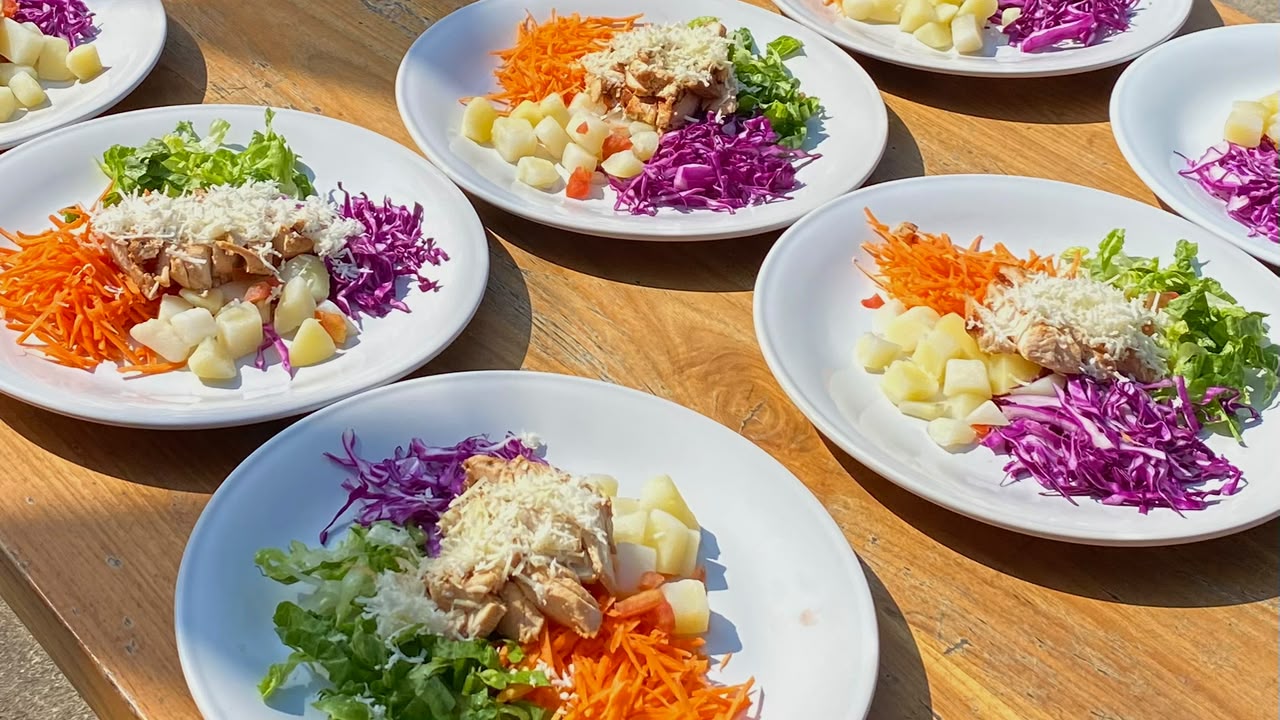 Lalapan, Urap, dan Karedok Bukti Salad Sudah Lama Ada di Meja Makan Indonesia