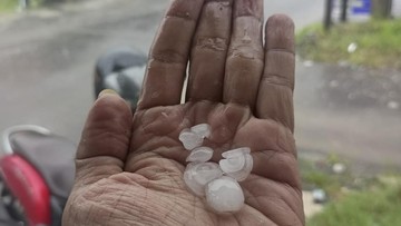 BMKG Jelaskan Penyebab Hujan Es di Medan, Suhu Turun 6 Derajat Celsius