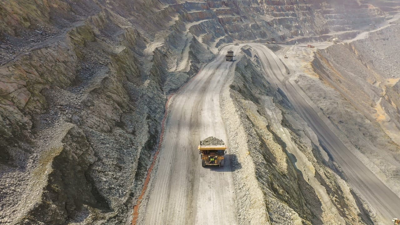 AMMAN Pakai AI dan Digitalisasi, Recovery Mineral Naik 2,5 Persen