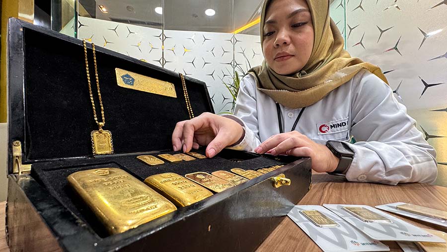 Harga Emas Antam Turun Rp 25.000 ke Rp 2.605.000 per Gram, Buyback Ikut Melemah