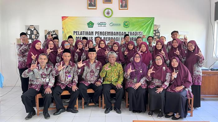 30 Guru MTs Negeri 13 Boyolali Ikuti Pelatihan Menulis Opini, Canangkan Gerakan 