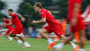 Timnas Indonesia Latihan di PTIK, Jay Idzes Absen Jelang Laga vs Singapura