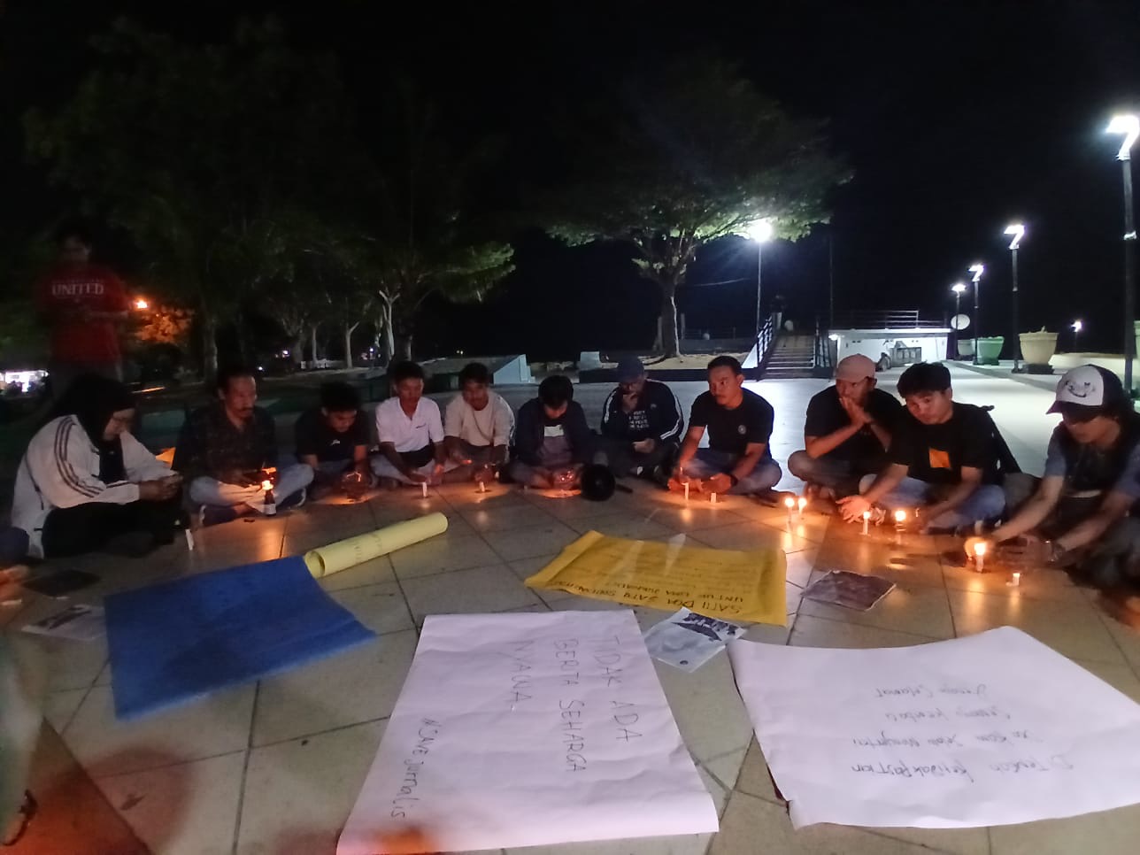 AJI Ternate Gelar Doa Bersama untuk 5 Jurnalis Hilang saat Meliput Erupsi Anak Krakatau