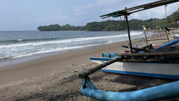 Pantai Pangandaran Pasang Plang Kawasan Tanpa Rokok, Denda Maksimal Rp 50 Juta