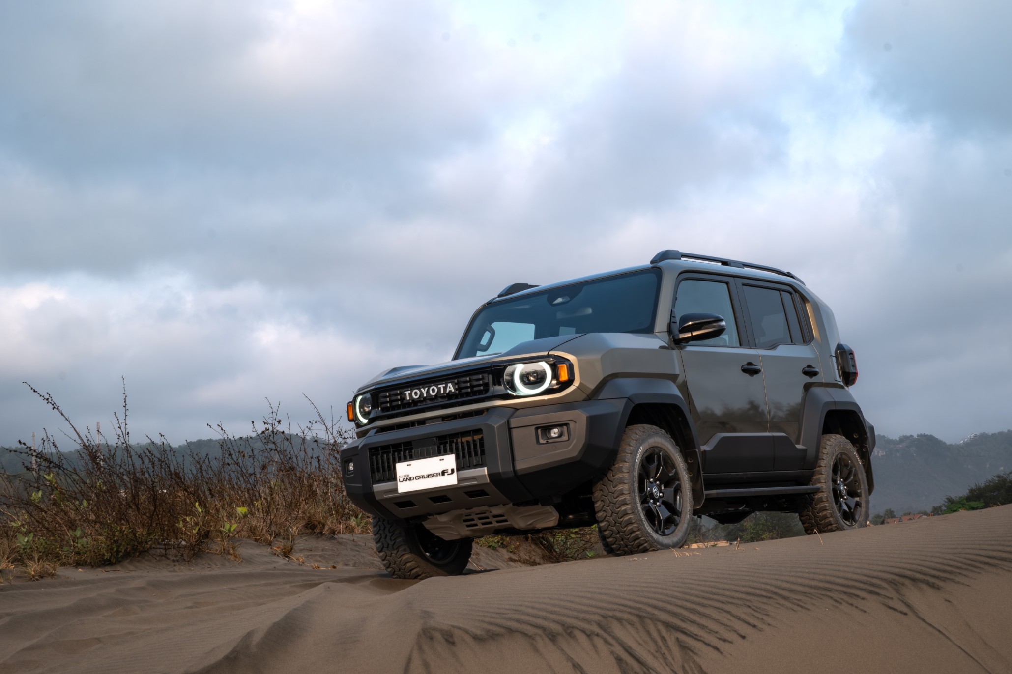 First Impression Toyota Land Cruiser FJ: Ringkas, Lincah di Pasir Gumuk
