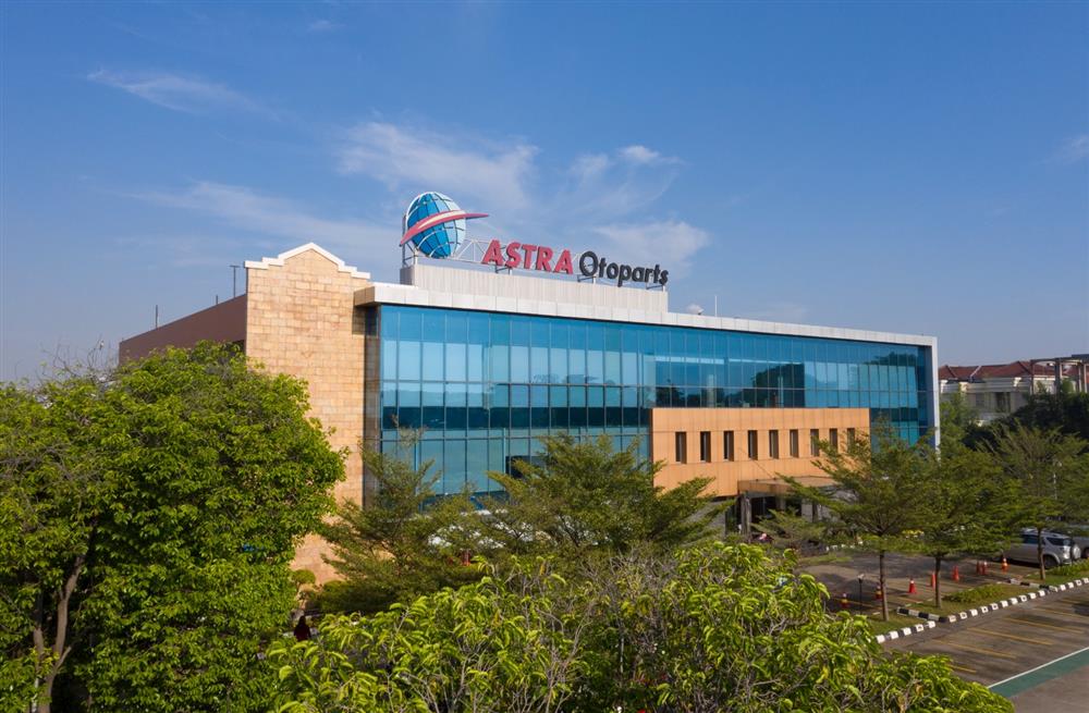 Astra Otoparts Pasarkan Charger EV ALTRO ke Segmen Retail