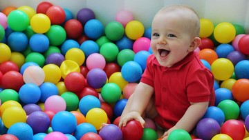 150 Nama Bayi Perempuan Terinspirasi Warna dan Artinya