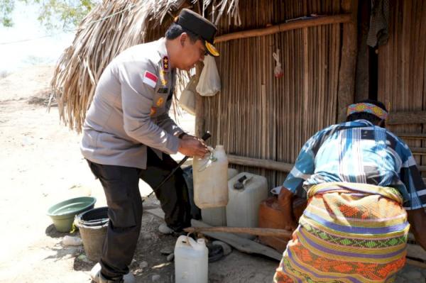 Kapolda NTT Resmikan Sumur Bor di Desa Benu Takari, Warga Kupang Tak Lagi Jalan Jauh ke Kali