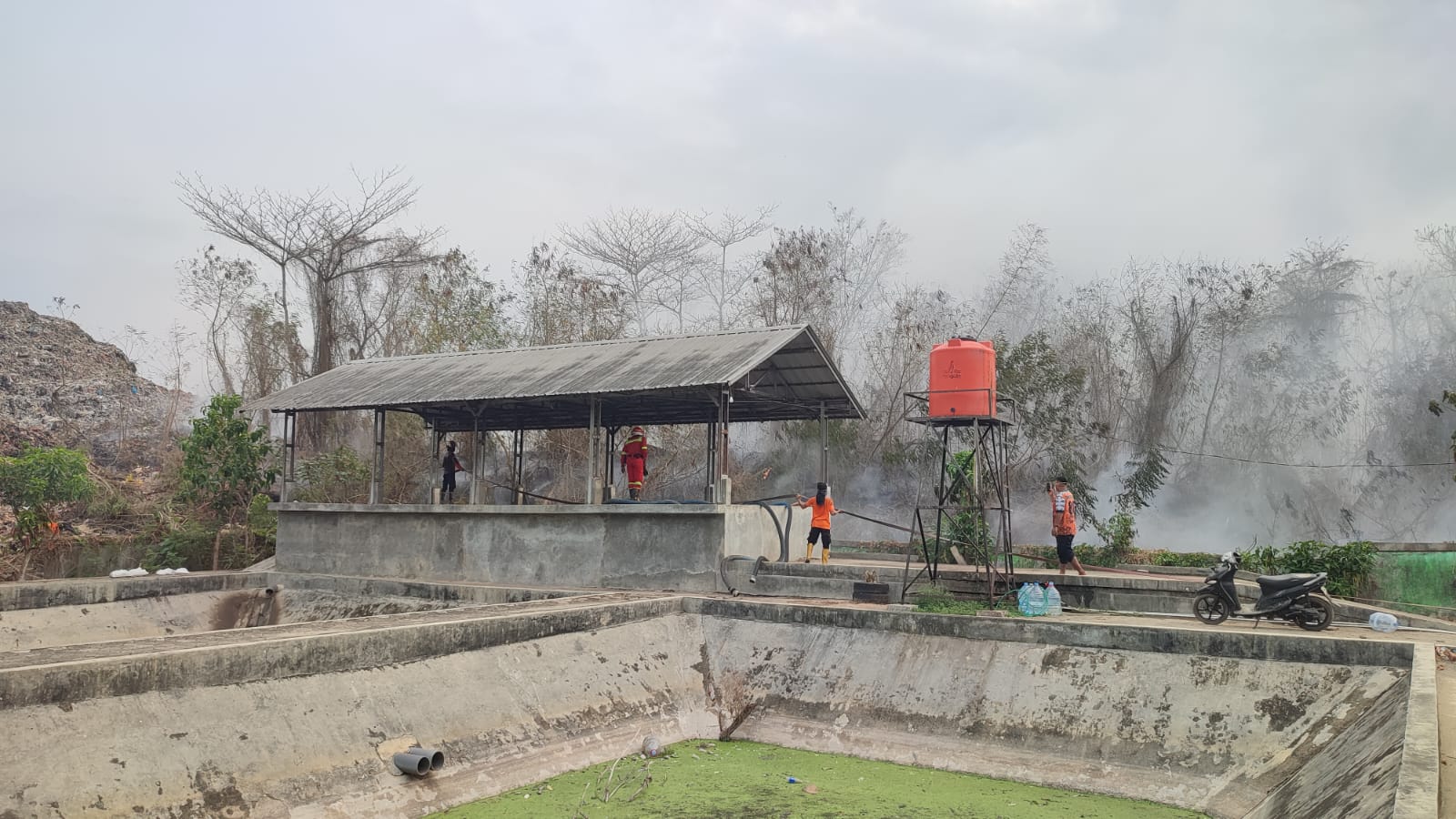 Api di TPA Parit 6 Pangkalpinang Padam, Asap Tipis Masih Mengepul dari Timbunan Sampah