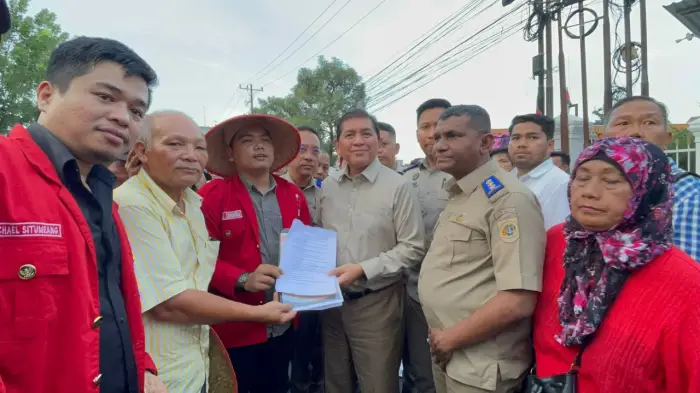 GMNI Sumut Kepung DPRD dan BPN di Tengah Hujan, Desak Penyelesaian Konflik Agraria Limau Manis