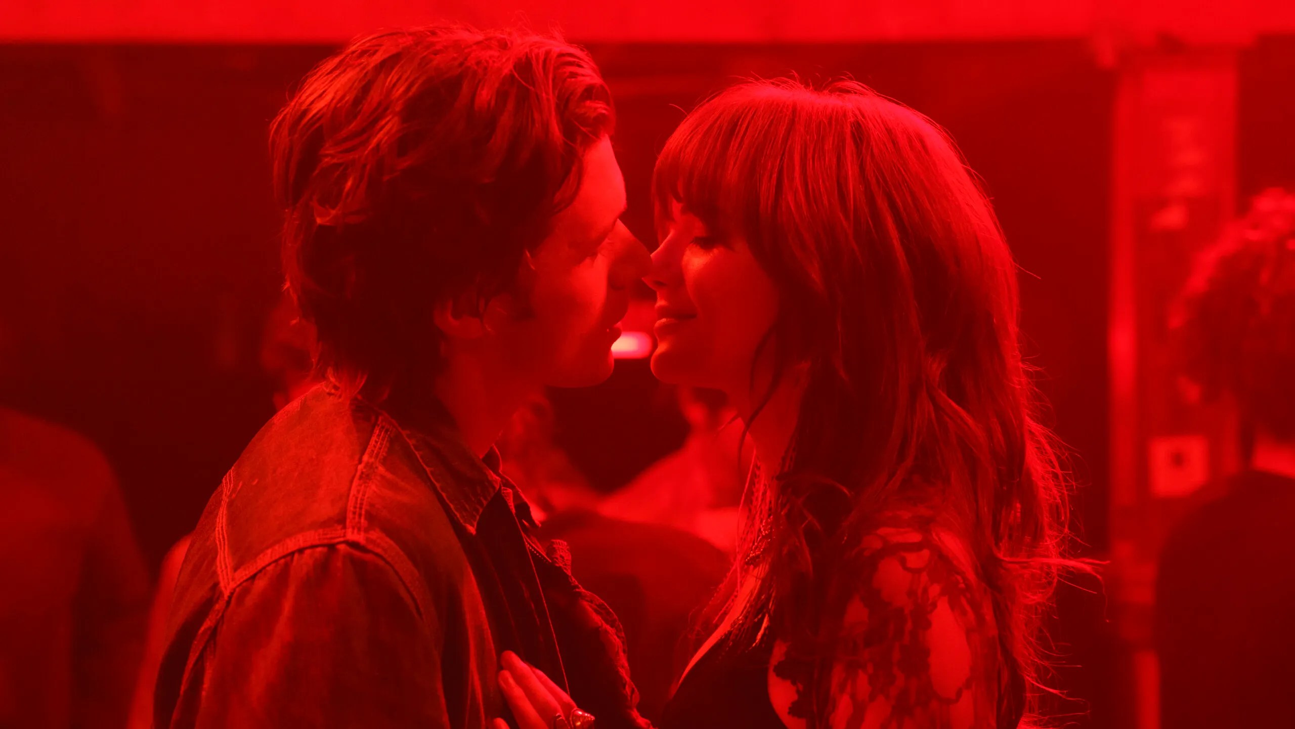 Charlie Harper: Nick Robinson dan Emilia Jones Pacaran Lima Tahun di Film Non-Linear