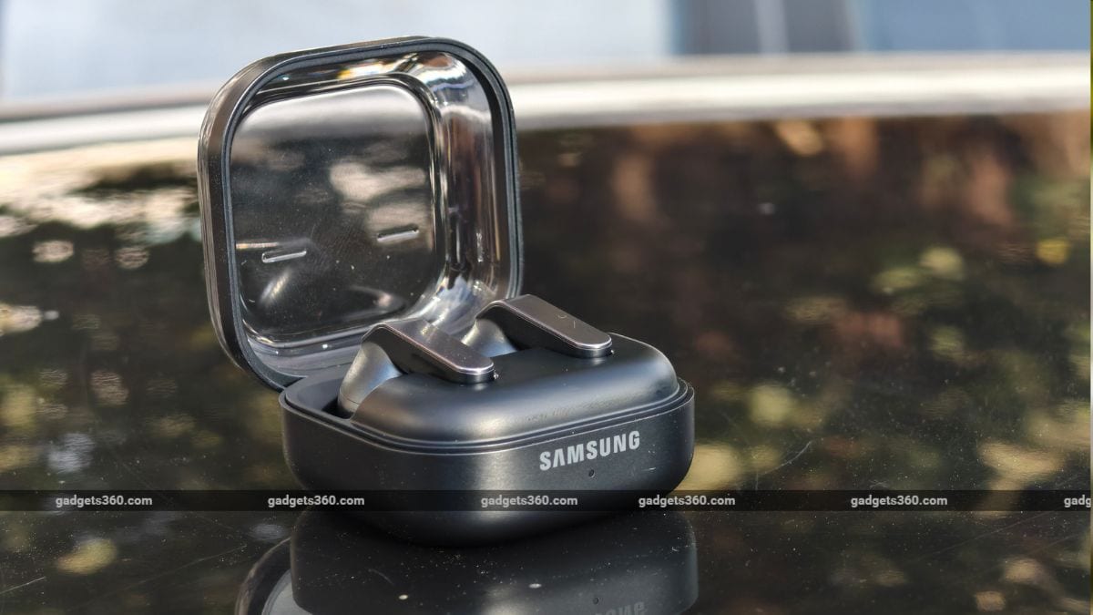 Samsung Galaxy Buds On Bocor, Desain Clip-On dan Kontrol Gestur Kepala