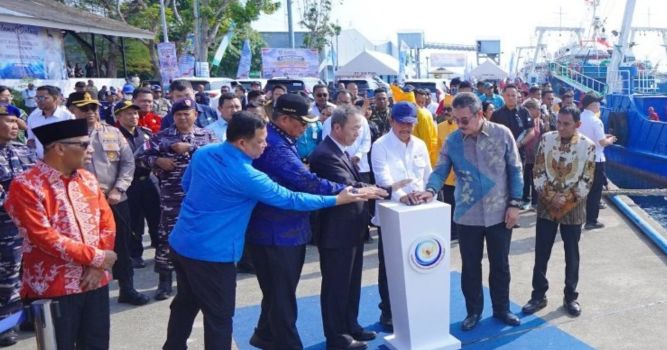 42 Kapal Izin Beres, Kerja Sama Perikanan Indonesia-Tiongkok Resmi Beroperasi dari Kota Tual